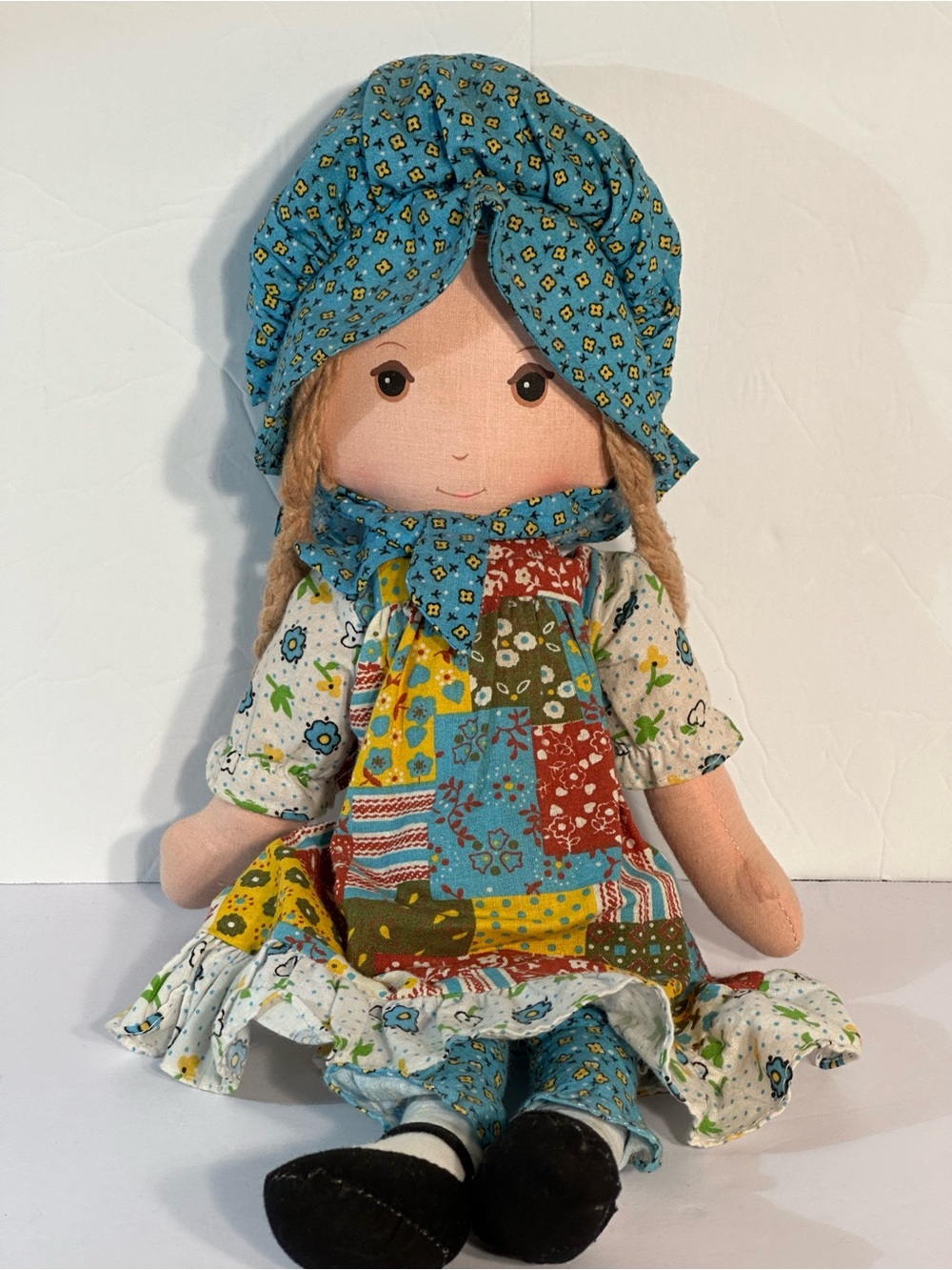 1970’s Knickerbocker Holly Hobbie Rag Cloth Doll Patchwork Dress Blue Bonnet